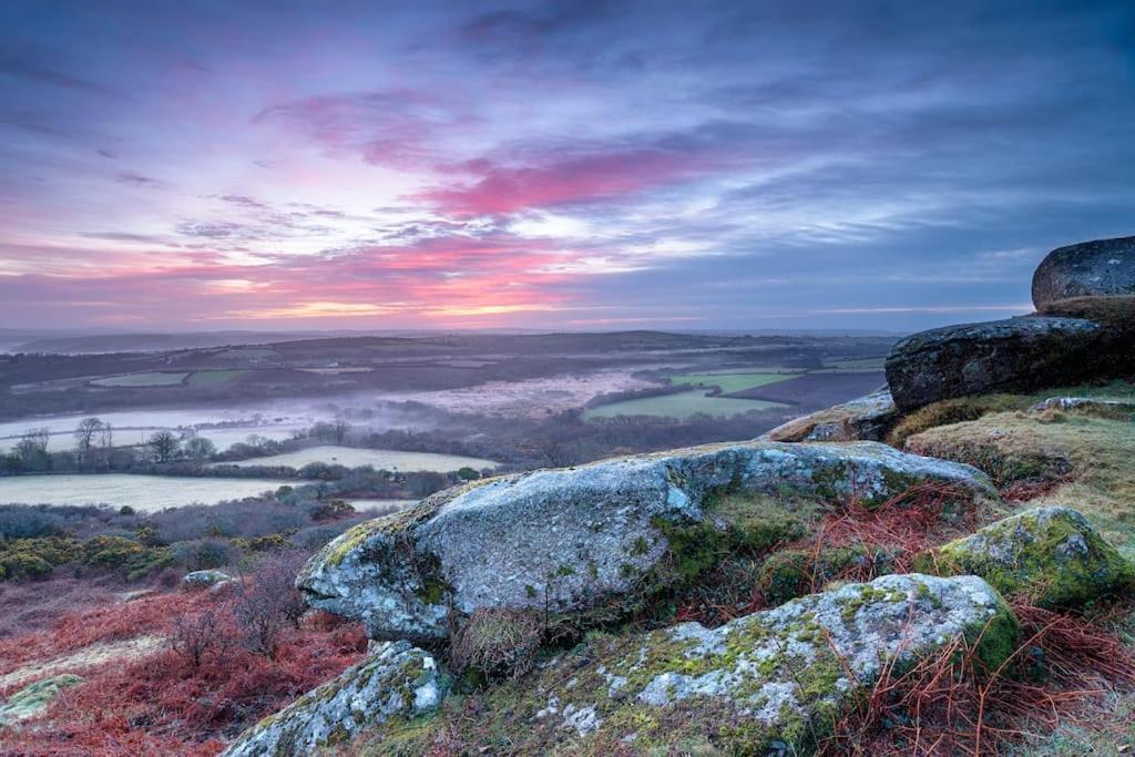 The Luxury Dartmoor Den, Dartmoor, Devon Ashburton